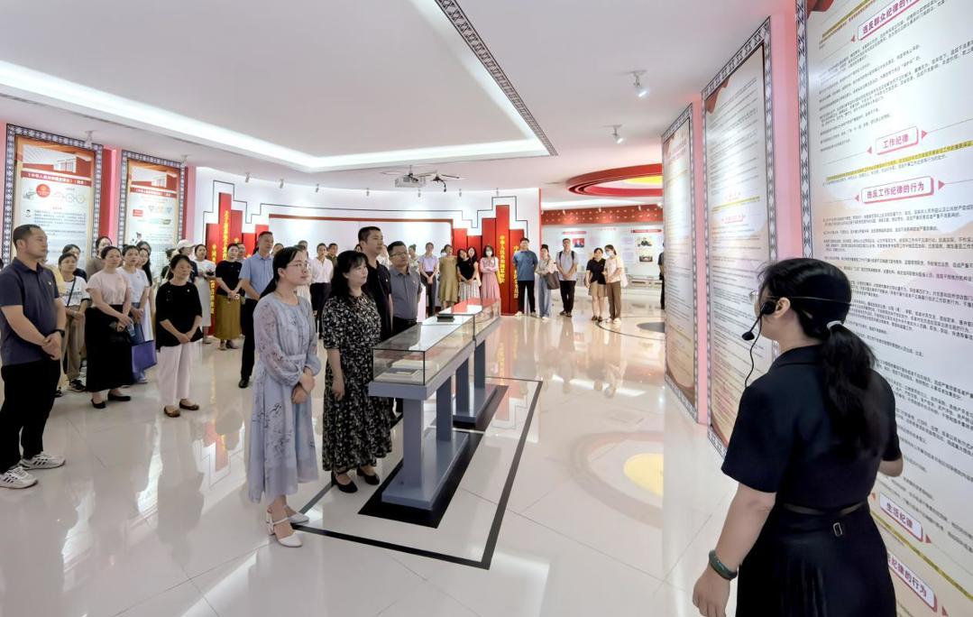 c433806f0193435f80bd19c5bce761ef.jpeg c433806f0193435f80bd19c5bce761ef.jpeg